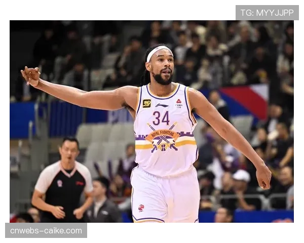 述评：深圳队不敌浙江，萨林杰孤掌难鸣暴露阵容深度问题